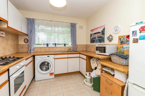 3 Beechfield Close, Sale, M33 4EH