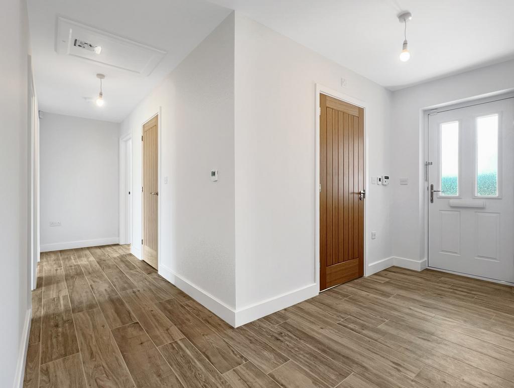 Queen Elizabeth Mews, Elmstead, Colchester, CO7 3 bed detached bungalow