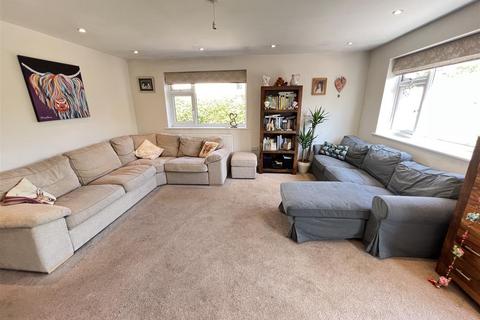 14 Deeside, Heswall, Wirral, CH60 9LB