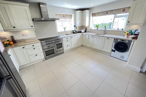 14 Deeside, Heswall, Wirral, CH60 9LB