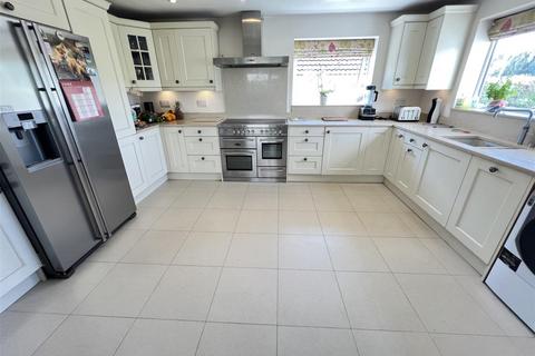 14 Deeside, Heswall, Wirral, CH60 9LB