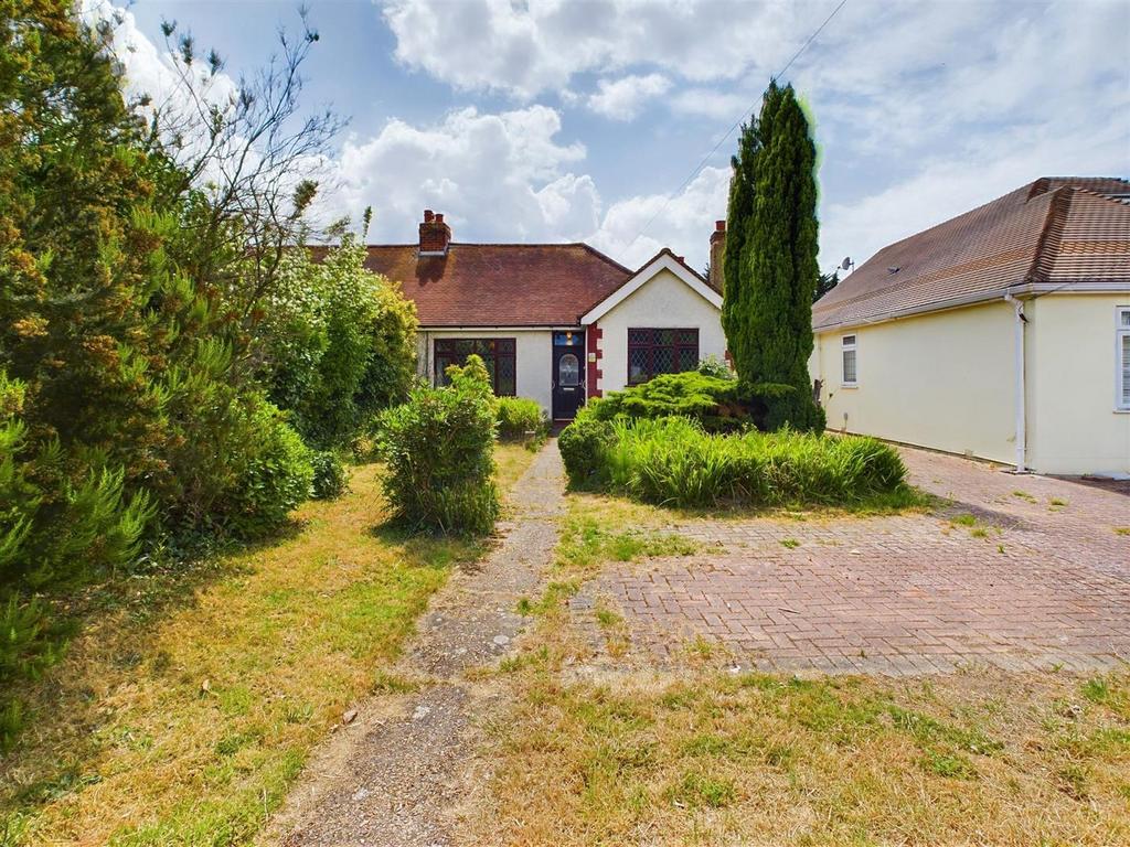 The Grove, WaltonOnThames 3 bed semidetached bungalow for sale £