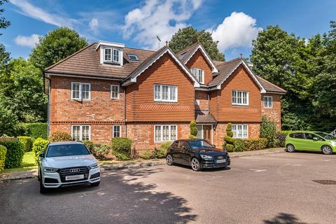 2 bedroom flat for sale - Highdown Close, Banstead