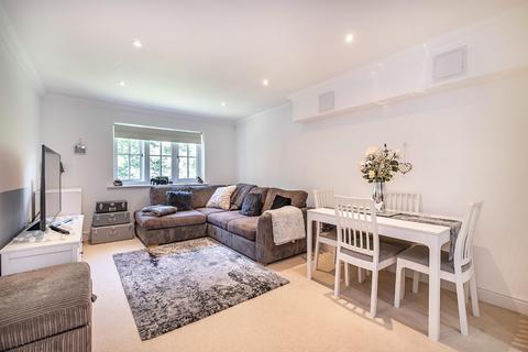 15 Highdown Close, Banstead, SM7 1AS
