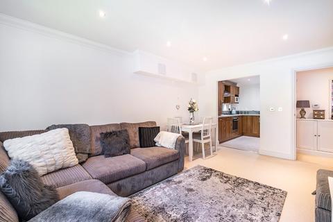 15 Highdown Close, Banstead, SM7 1AS