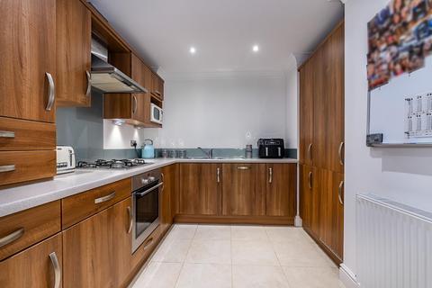 15 Highdown Close, Banstead, SM7 1AS