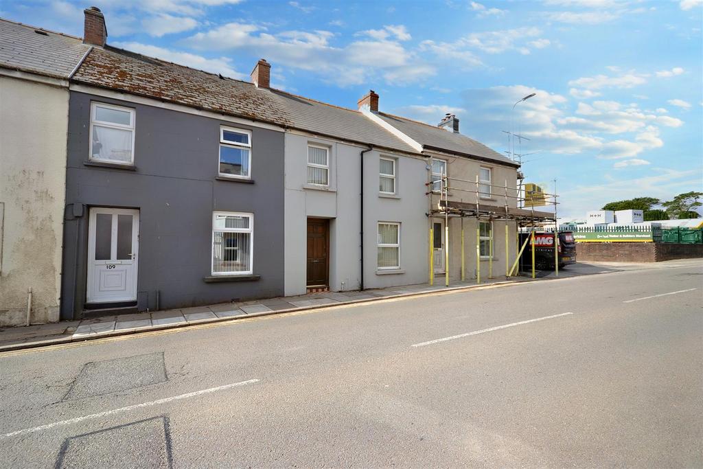 Portfield, Haverfordwest 2 bed terraced house for sale £125,000