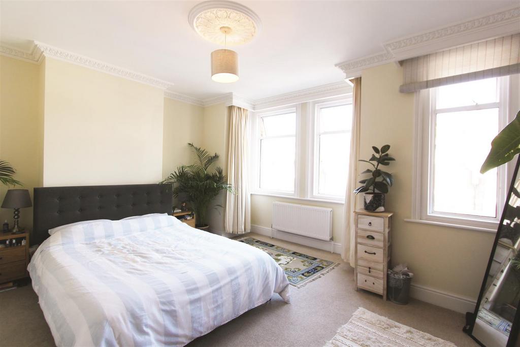 Main bedroom - 1.jpg