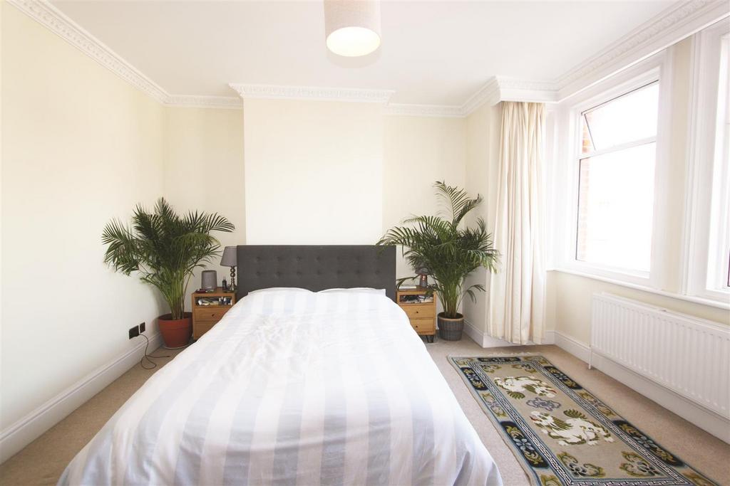 Main bedroom - 2.jpg