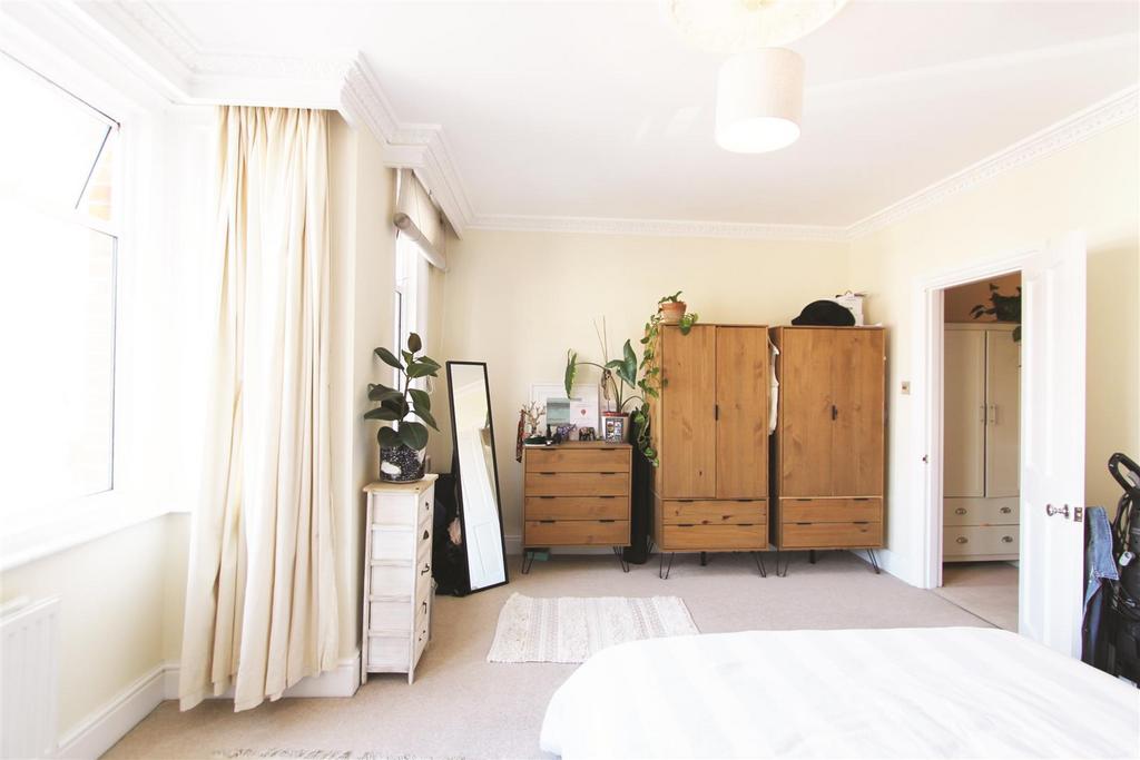 Main bedroom - 3.jpg