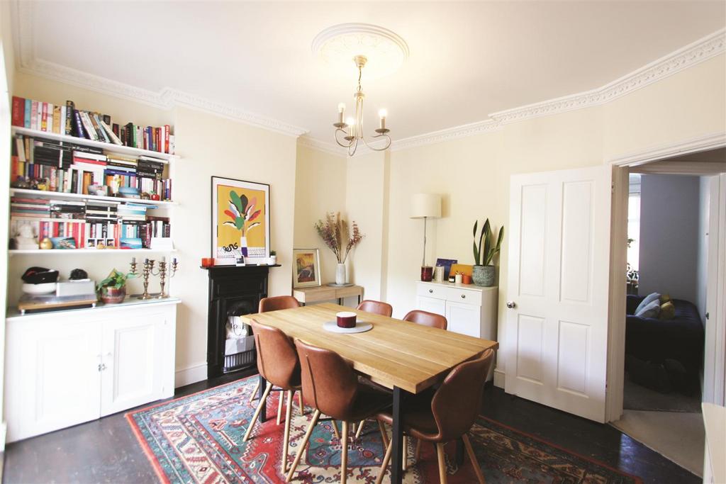 Dining room - 2.jpg