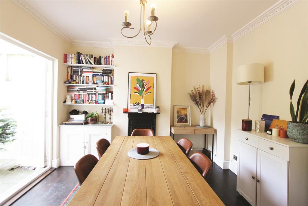 Dining room - 3.jpg