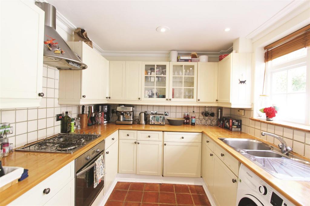 Kitchen - 1.jpg