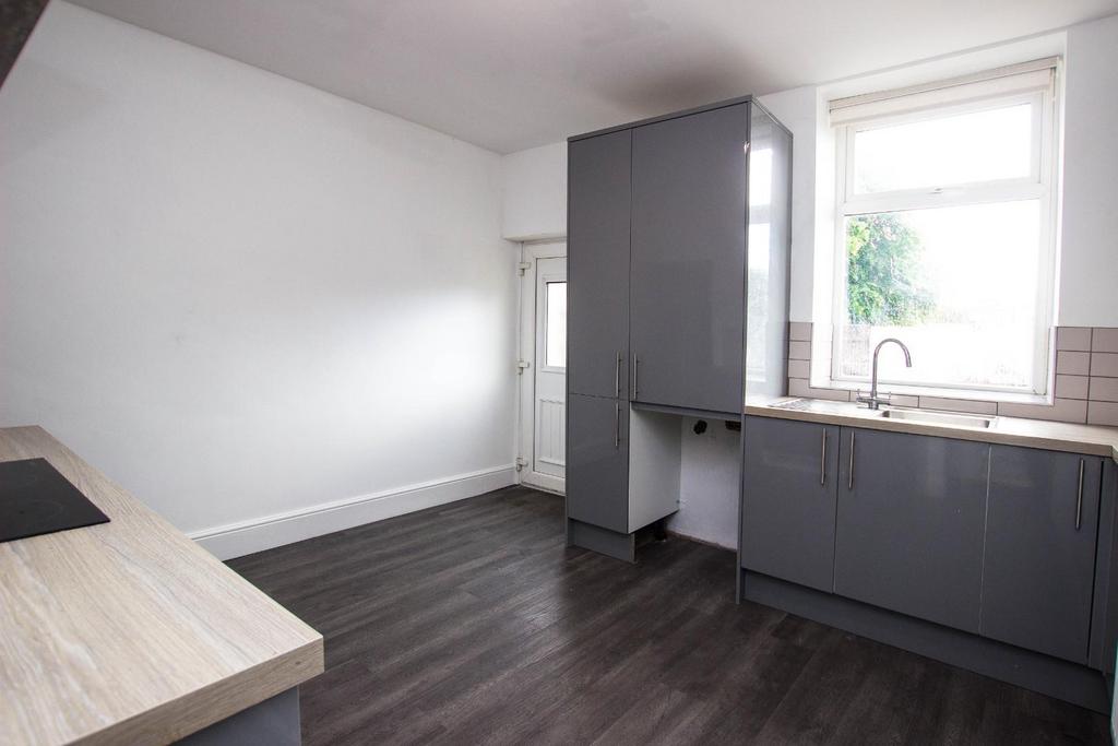 Kitchen 2.jpg