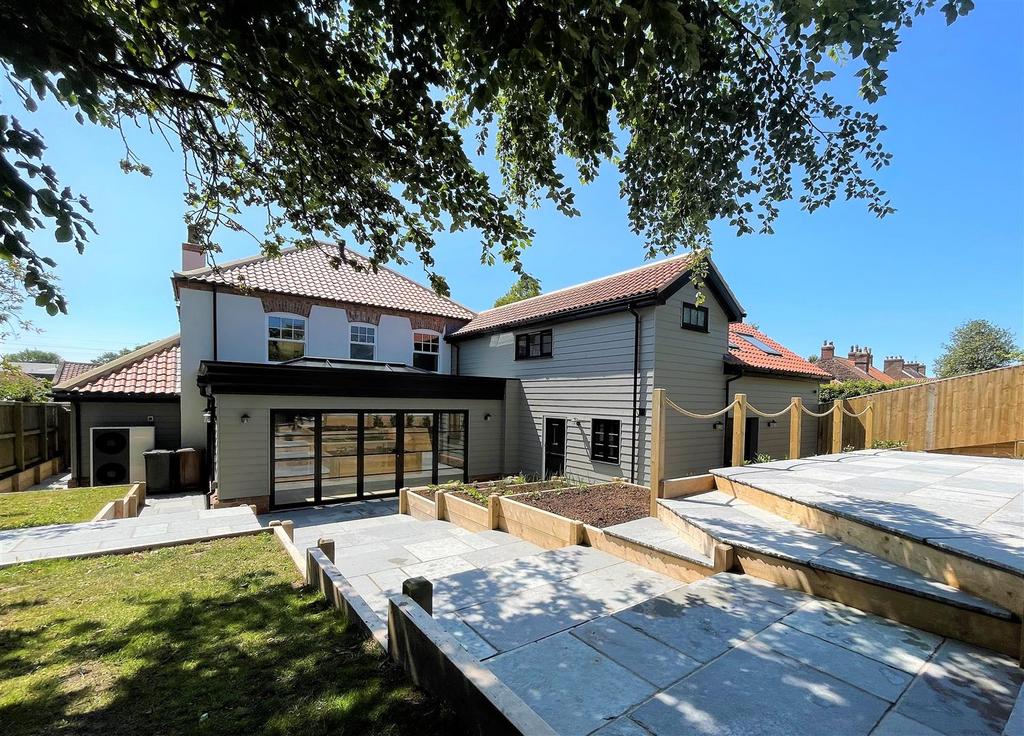 Weaverthorpe, Malton 4 bed detached house for sale £650,000