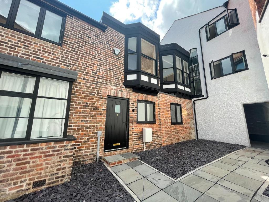 Tabley Mews, Altrincham 2 bed house £1,475 pcm (£340 pw)