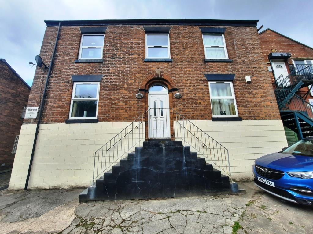 Bury Old Road, Prestwich, Manchester 2 bed flat £895 pcm (£207 pw)