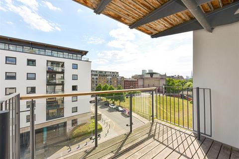 2 bedroom apartment for sale, Berglen Court, Limehouse, E14