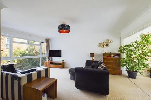 16 Crofters Mead, Croydon, CR0 9HS