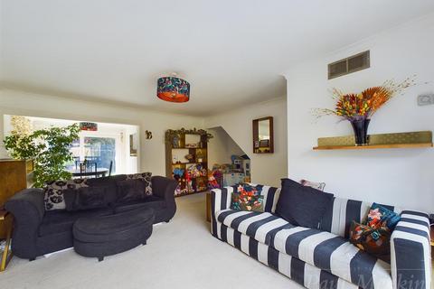 16 Crofters Mead, Croydon, CR0 9HS