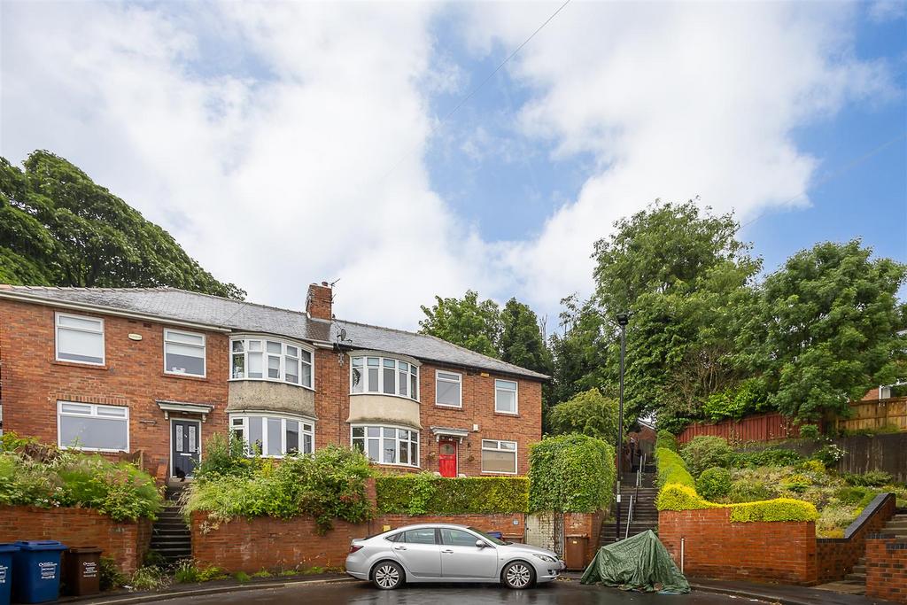 Shaftesbury Grove, Heaton, Newcastle upon Tyne 3 bed flat for sale £