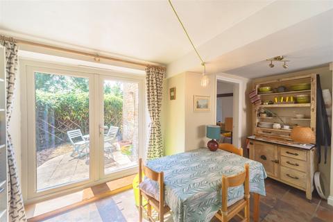 Spring Cottage, 15 Glaston Road, Bisbrooke, Oakham, LE15 9EN