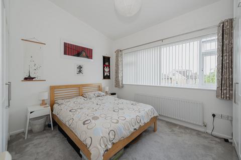 4 Dirdene Close, Epsom, KT17 4AY