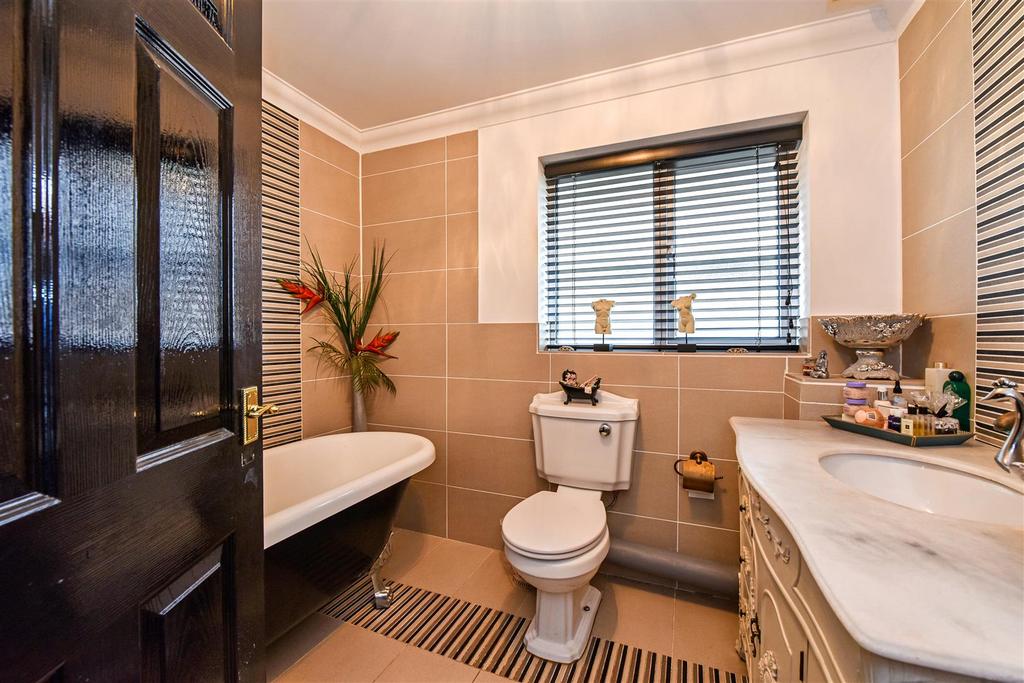 Bathroom.jpg