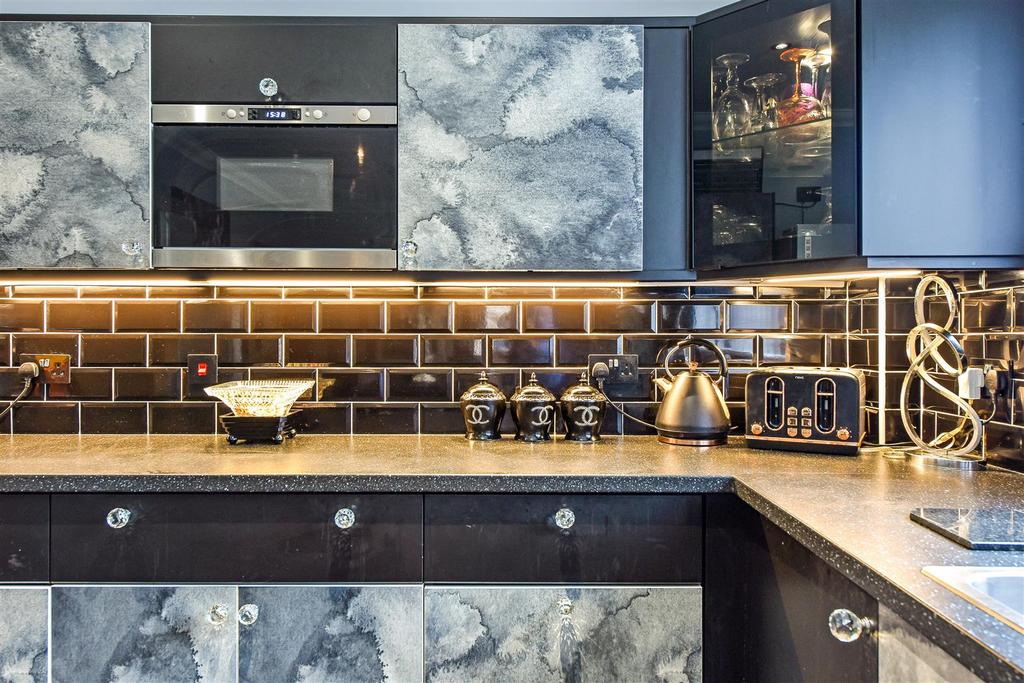 Kitchen Sides.jpg
