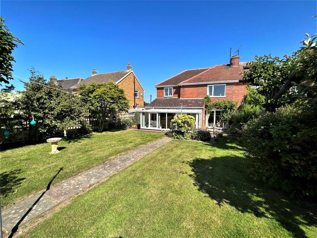 Scalby Road, Burniston, Scarborough 4 bed semidetached house for sale