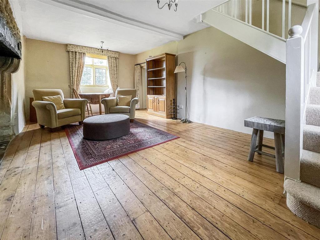 Ebrington, Chipping Campden 2 bed cottage for sale £350,000