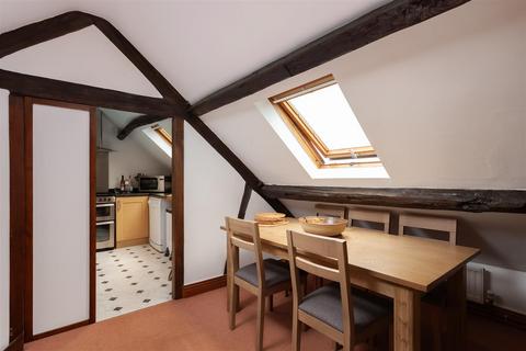2 bedroom flat for sale, Crown Square, Kirkbymoorside, York