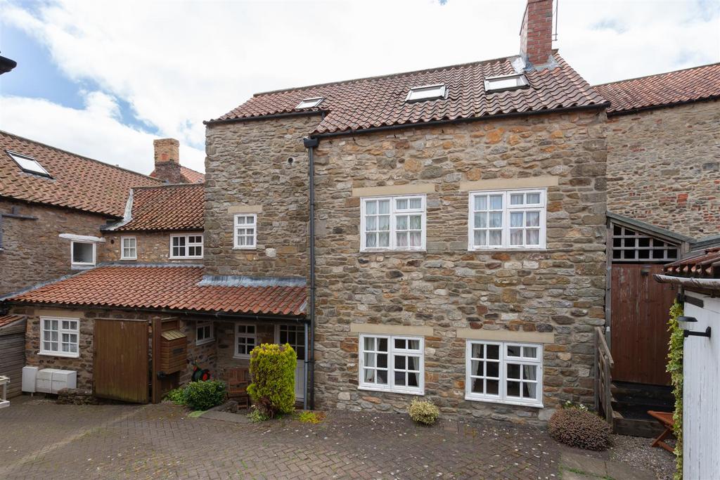 Crown Cottage, Crown Square, Kirkbymoorside 3 bed house for sale £290,000