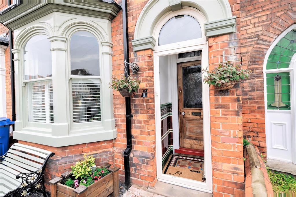Oxford Street, Cleethorpes, N.E. Lincs, DN35 8RE 3 bed terraced house for sale £229,500