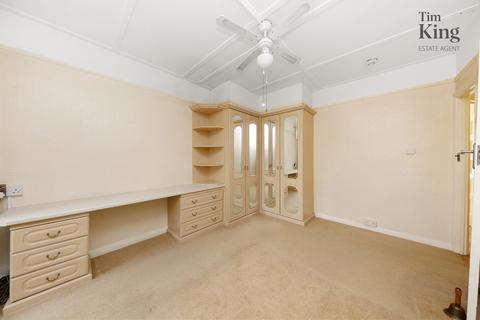 16 Endlebury Road, London, E4 6QF