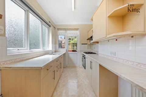 16 Endlebury Road, London, E4 6QF