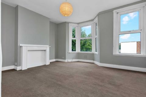 1 bedroom flat to rent, Lea Hall Road, Leyton