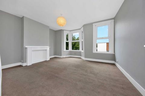 1 bedroom flat to rent, Lea Hall Road, Leyton