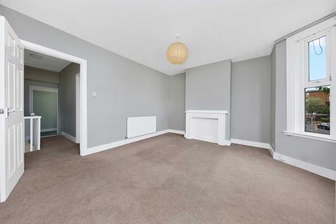 1 bedroom flat to rent, Lea Hall Road, Leyton