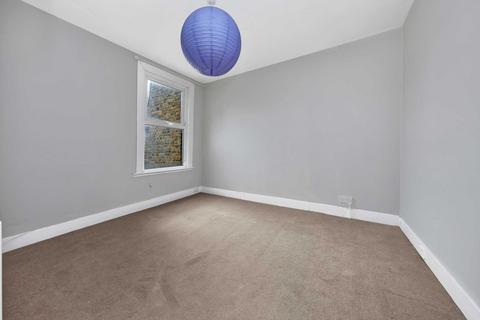 1 bedroom flat to rent, Lea Hall Road, Leyton