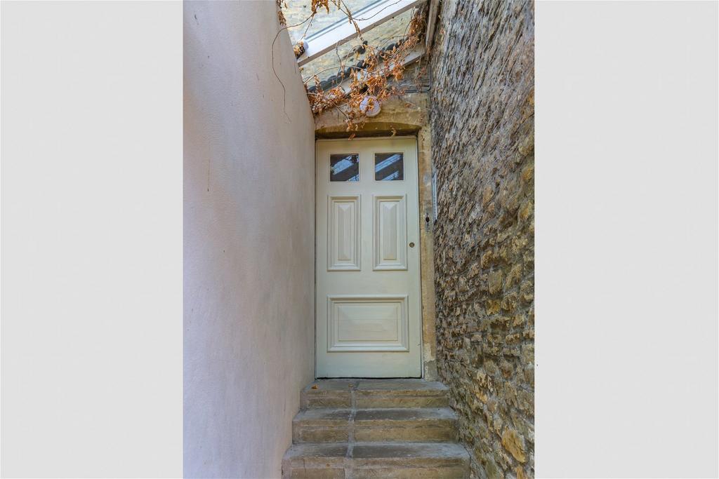 Catherine Street, Frome, BA11 1DU 1 bed flat for sale £160,000