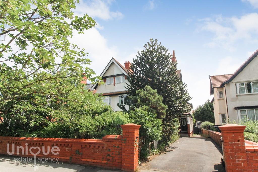 St. Pauls Avenue, Lytham St. Annes, FY8 4 bed for sale £