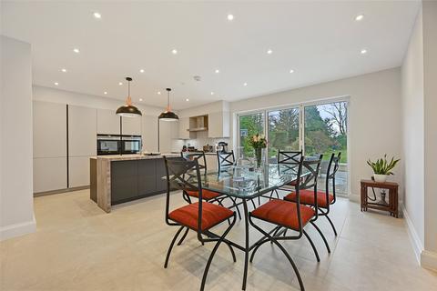 7 Heathside Close, Northwood, HA6 2EQ