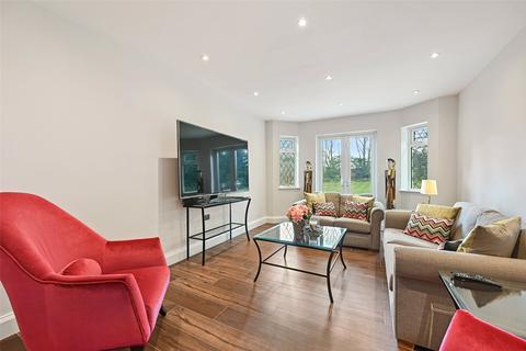 7 Heathside Close, Northwood, HA6 2EQ