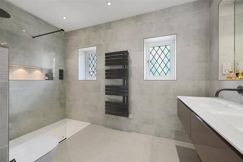 7 Heathside Close, Northwood, HA6 2EQ