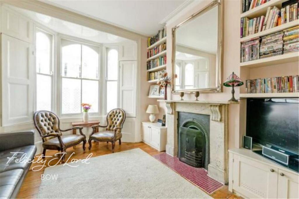 Lockhart Street, E3 3 bed terraced house to rent £3,650 pcm (£842 pw)