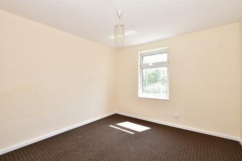 115 Clayburn Circle, Basildon, SS14 1PX