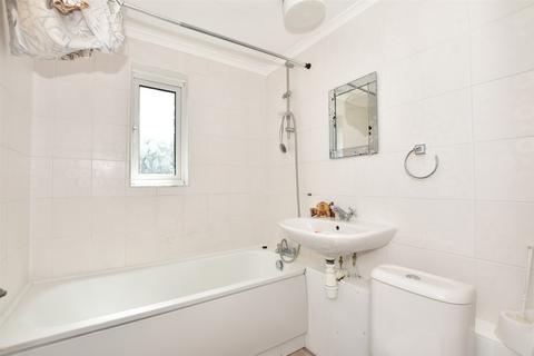 115 Clayburn Circle, Basildon, SS14 1PX