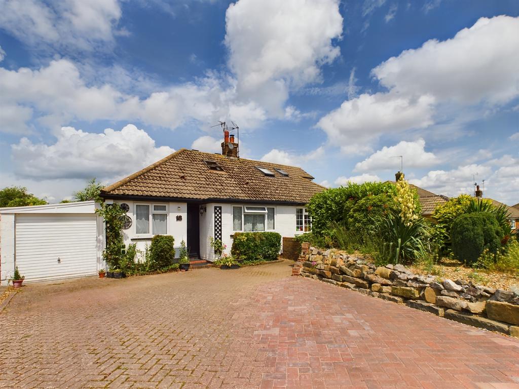 Denham Drive, Berg Estate... 3 bed semidetached bungalow £400,000