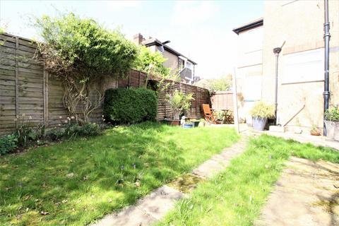 1 bedroom apartment to rent, Carr Road, Northolt, UB5